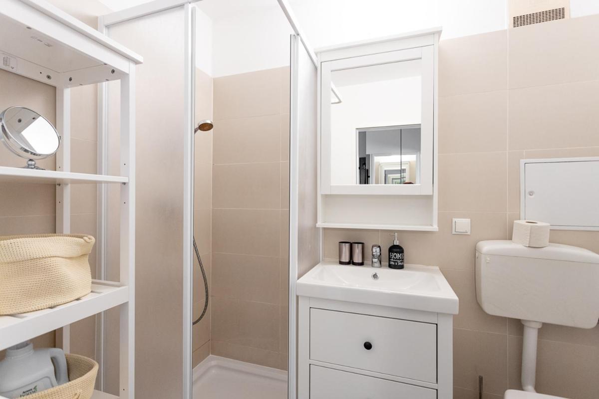 New Shalalaliving Vienna - Lovenest Or Workspace Near Schoenbrunn Bg Bagian luar foto
