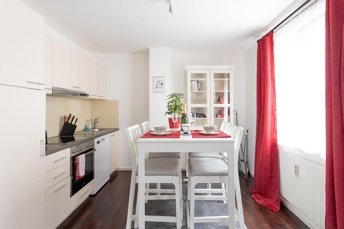 New Shalalaliving Vienna - Lovenest Or Workspace Near Schoenbrunn Bg Bagian luar foto